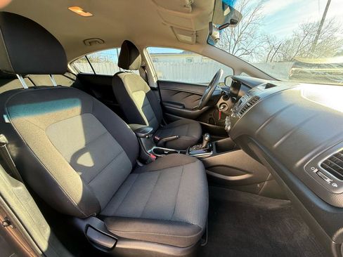 Used 2018 Kia Forte LX image 7