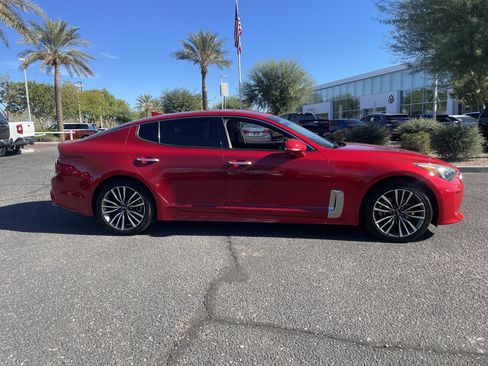 Used 2019 Kia Stinger image 5