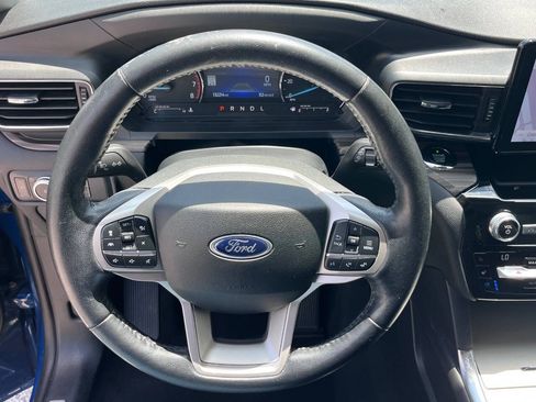 Used 2021 Ford Explorer Limited w/ Equipment Group 301A AWD/4WD image 37