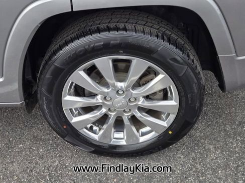 Used 2017 Jeep Cherokee Overland w/ Technology Group image 10