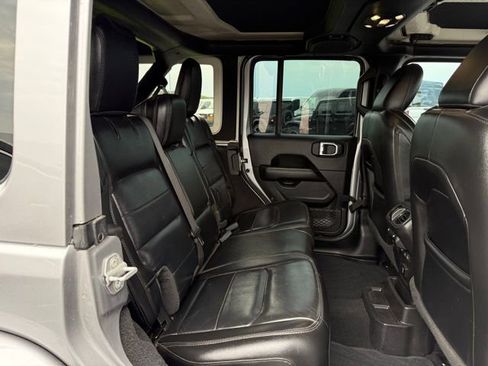Used 2021 Jeep Wrangler Unlimited Sahara image 21