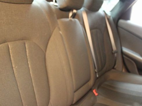 Used 2016 Chrysler 200 Limited image 14