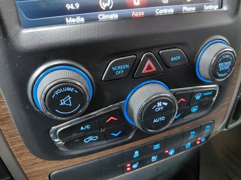 Certified 2018 RAM 1500 Laramie image 36