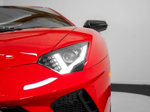 Used 2018 Lamborghini Aventador S image 14