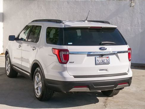 Used 2019 Ford Explorer XLT w/ Equipment Group 201A image 7