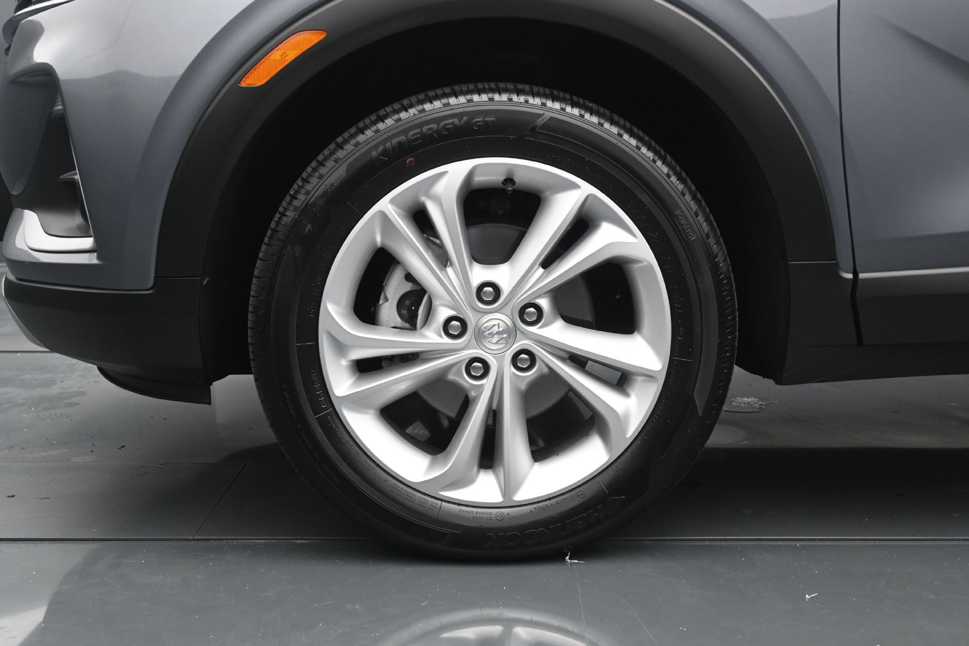 Used 2021 Buick Encore GX Preferred w/ Cold Weather Comfort Package AWD/4WD image 25