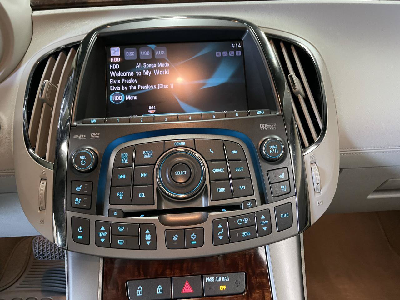 Used 2010 Buick LaCrosse CXL w/ Luxury Package AWD/4WD image 15