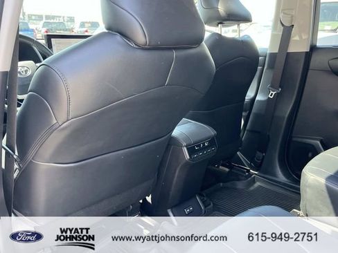 Used 2023 Toyota Highlander XLE image 21