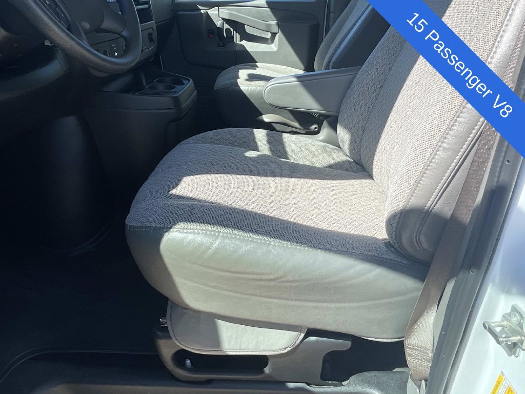 Used 2025 Chevrolet Express 3500 LT w/ LT Preferred Equipment Group RWD image 16