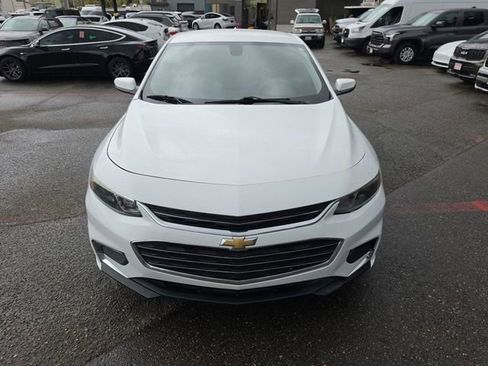 Used 2017 Chevrolet Malibu LT FWD image 21