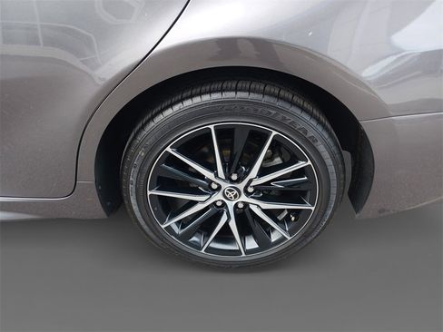 Used 2023 Toyota Camry SE image 8