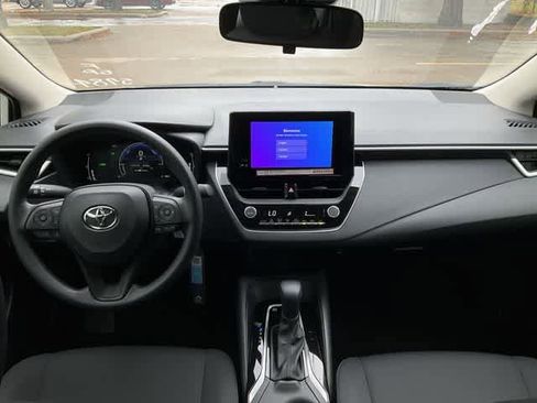 Used 2026 Toyota Corolla LE image 18