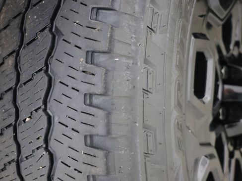 Used 2023 GMC Sierra 2500 AT4 w/ AT4 Preferred Package image 13