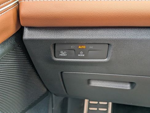 Used 2026 Volkswagen Tiguan SEL R-Line image 24