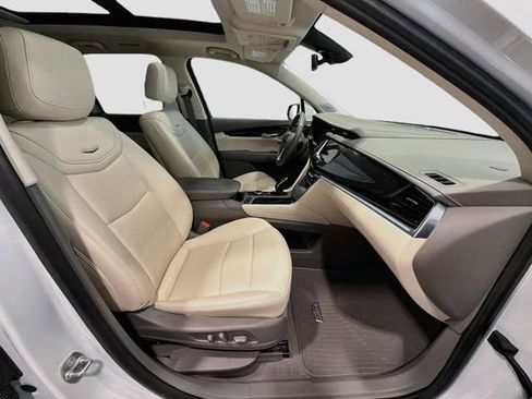 Certified 2024 Cadillac XT6 Premium Luxury AWD/4WD image 27