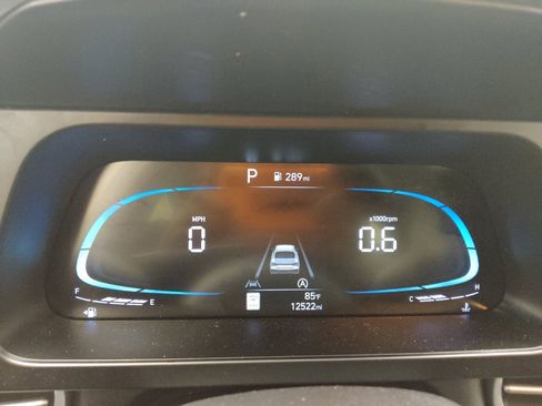 Used 2025 Hyundai Elantra SE FWD image 23