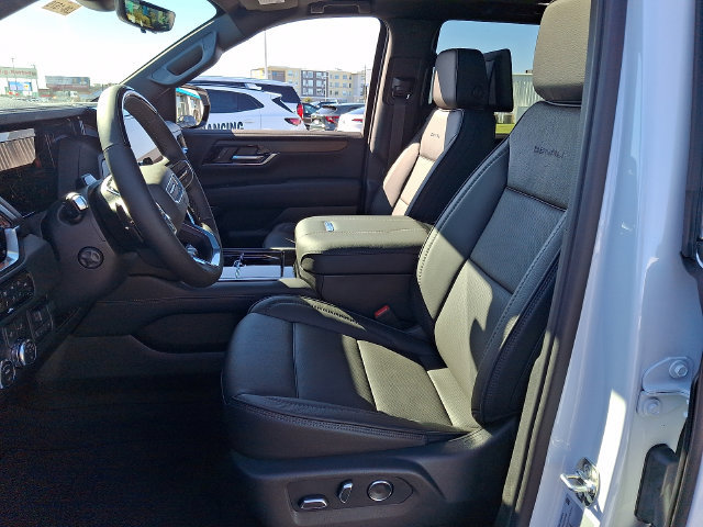 New 2026 GMC Yukon Denali w/ Denali Reserve Package AWD/4WD image 10