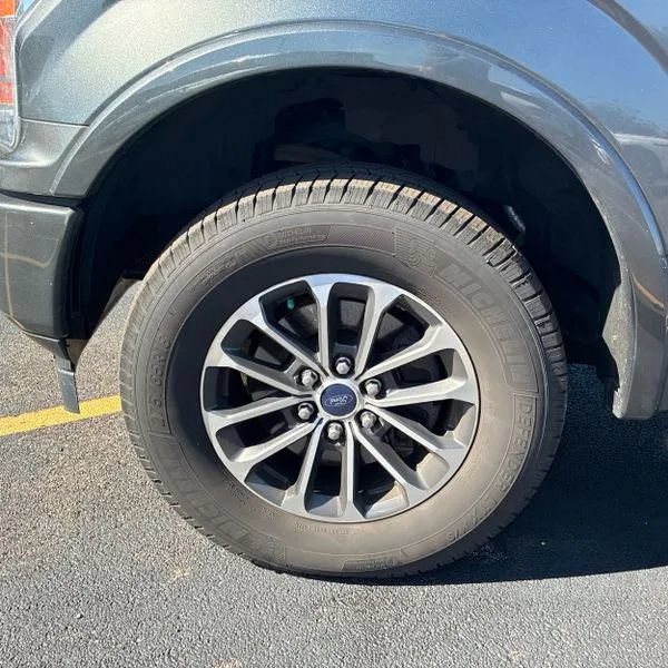 Used 2018 Ford F150 XLT w/ Equipment Group 302A Luxury AWD/4WD image 17