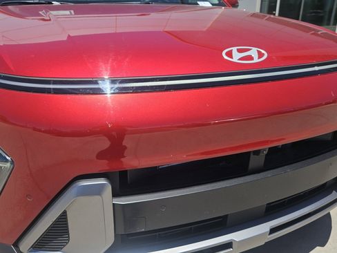 Used 2025 Hyundai Kona Limited AWD/4WD image 3