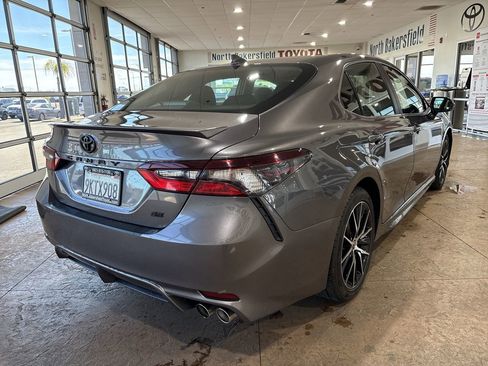 Used 2024 Toyota Camry SE w/ Convenience Package image 2