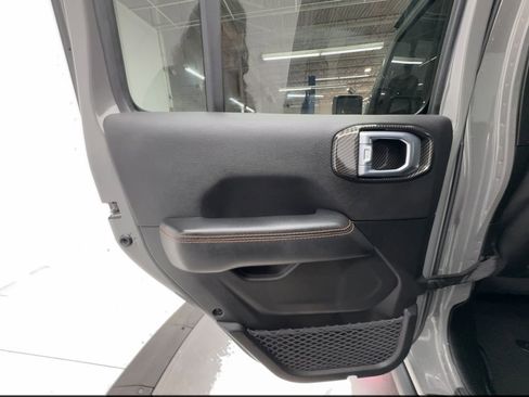 Used 2021 Jeep Gladiator Mojave AWD/4WD image 26