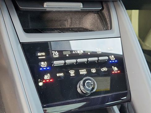 New 2026 Porsche Macan 4 Electric image 15