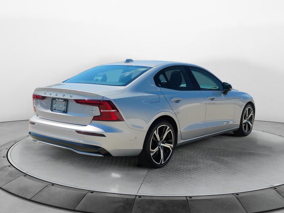 Used 2024 Volvo S60 B5 Plus FWD image 7