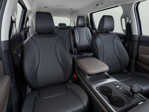 New 2026 Kia Carnival FWD image 10