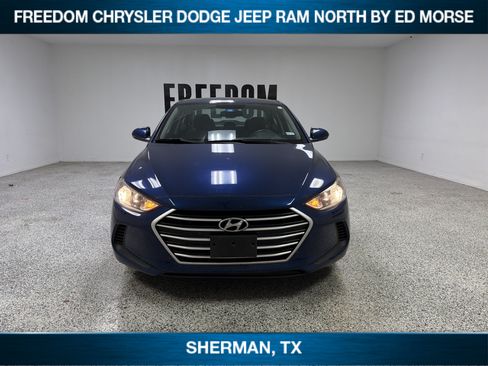 Used 2017 Hyundai Elantra SE FWD image 2