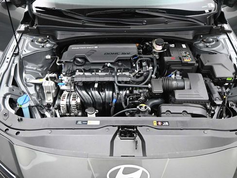 New 2026 Hyundai Elantra SEL Sport FWD image 24