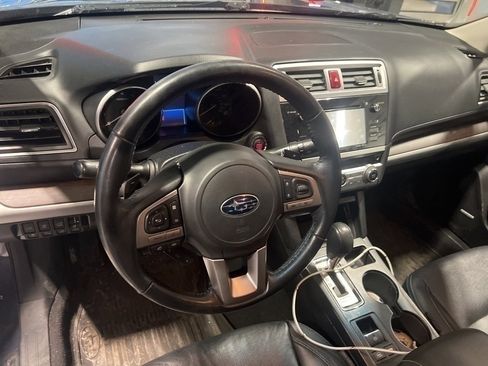 Used 2017 Subaru Outback 3.6R Limited image 4
