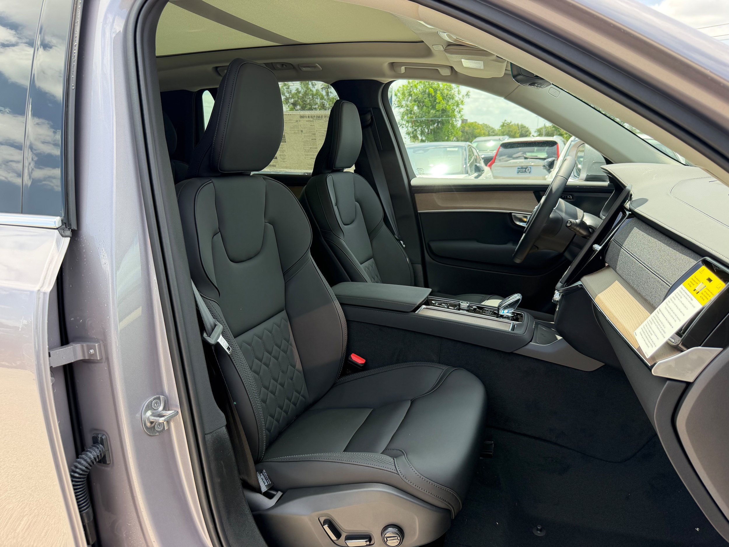 New 2026 Volvo XC90 T8 Plus AWD/4WD image 8