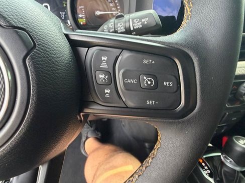 Used 2024 Jeep Wrangler Unlimited w/ Convenience Group AWD/4WD image 19