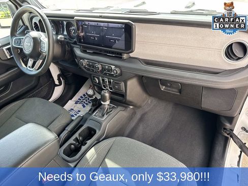 Used 2024 Jeep Wrangler Sahara image 30