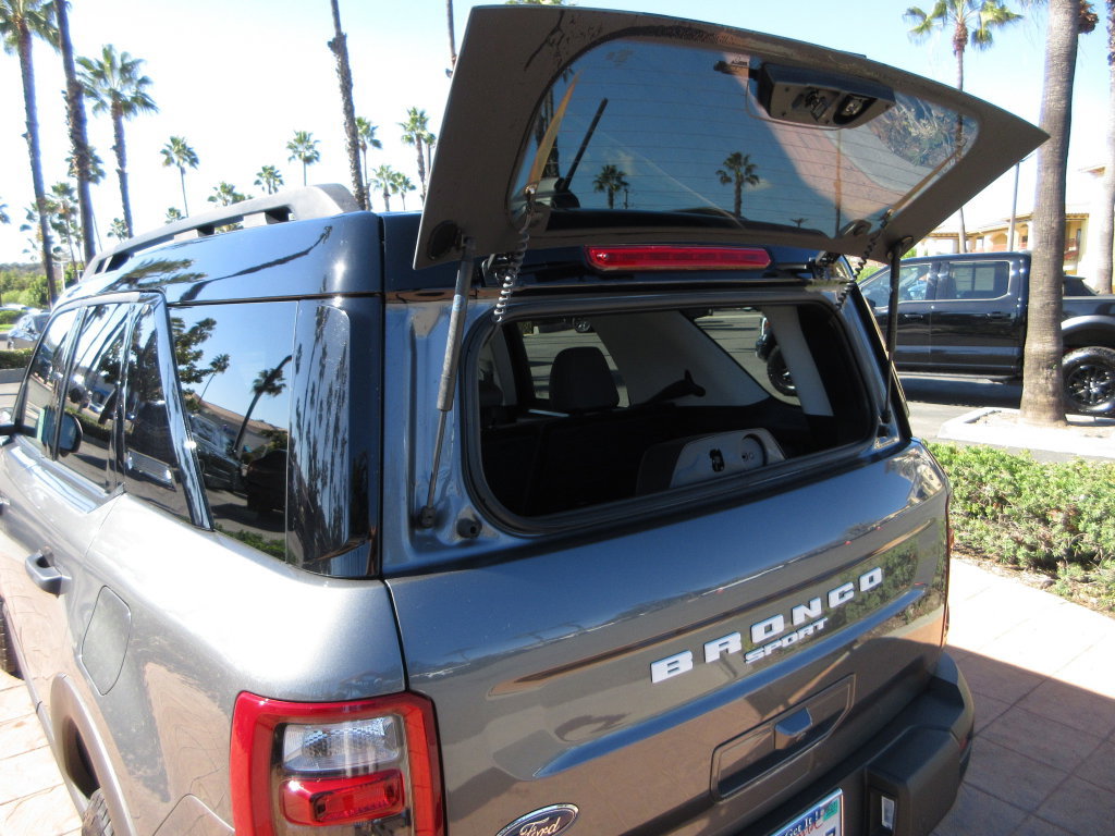 Certified 2025 Ford Bronco Sport Badlands w/ Badlands Tech Package AWD/4WD image 30