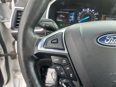 Used 2020 Ford Edge Titanium w/ Equipment Group 301A AWD/4WD image 14