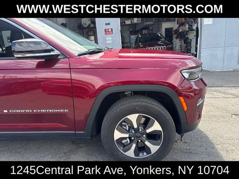 Used 2023 Jeep Grand Cherokee 4WD 4xe image 10