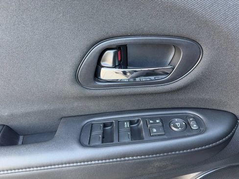 Used 2021 Honda HR-V Sport image 14