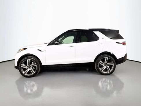 New 2026 Land Rover Discovery Dynamic SE image 8