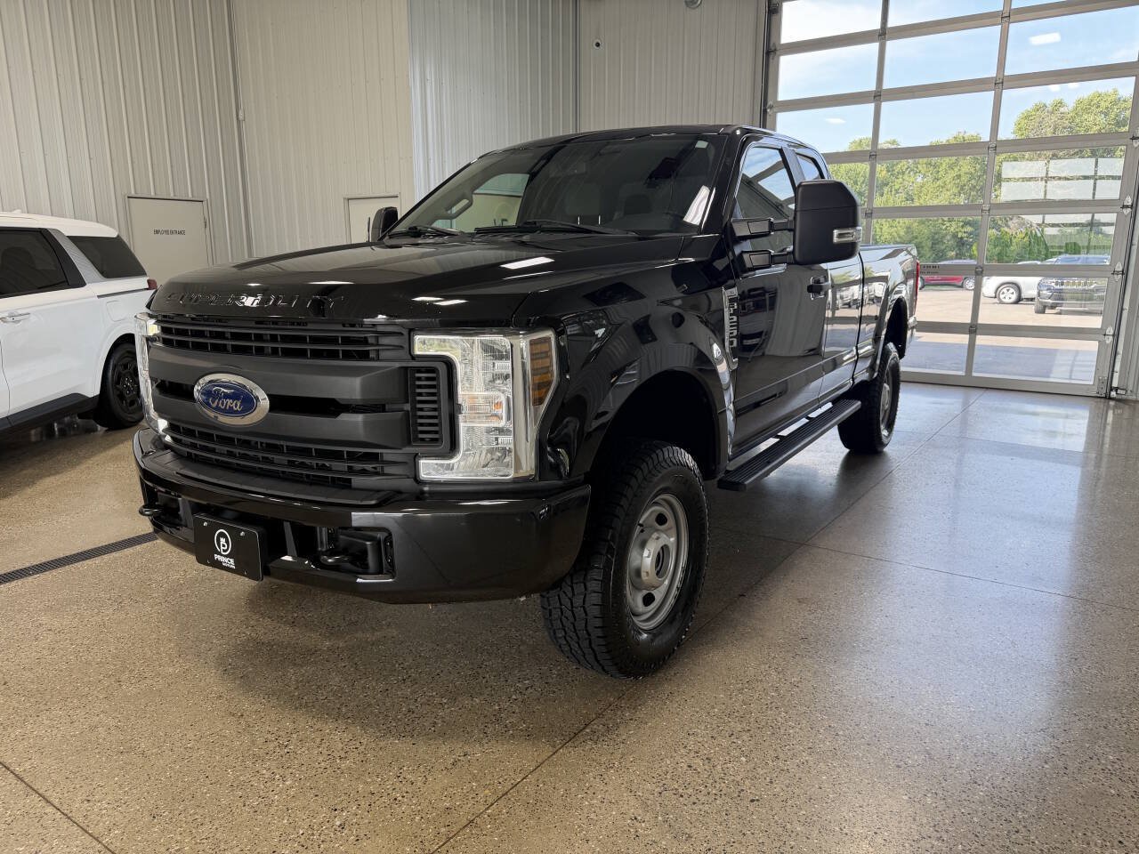 Used 2019 Ford F250 XL w/ Power Equipment Group AWD/4WD image 2