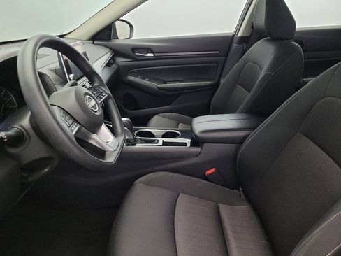Used 2024 Nissan Altima 2.5 SV image 17