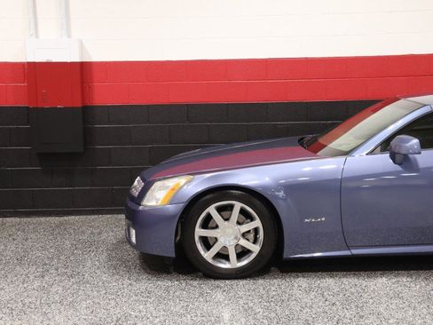 Used 2005 Cadillac XLR RWD image 22