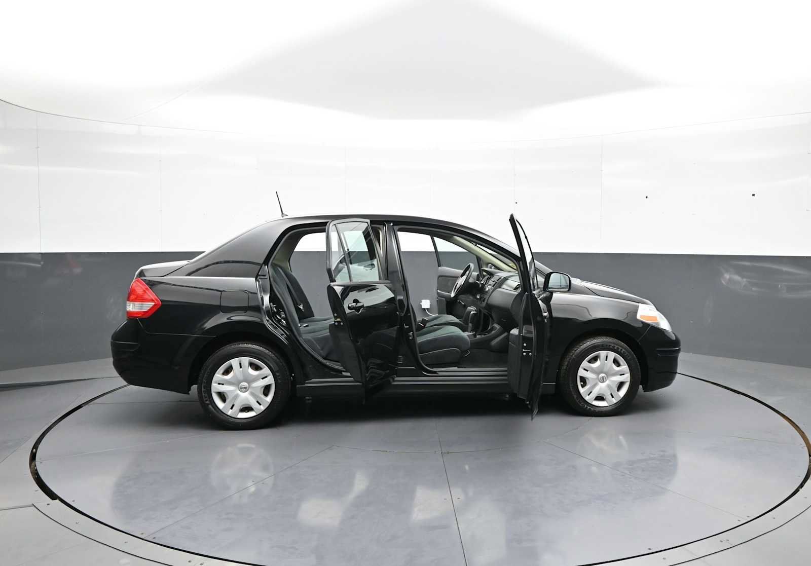 Used 2011 Nissan Versa 1.8 S FWD image 40