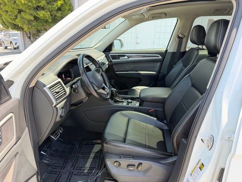 Used 2021 Volkswagen Atlas SEL R-Line AWD/4WD image 18