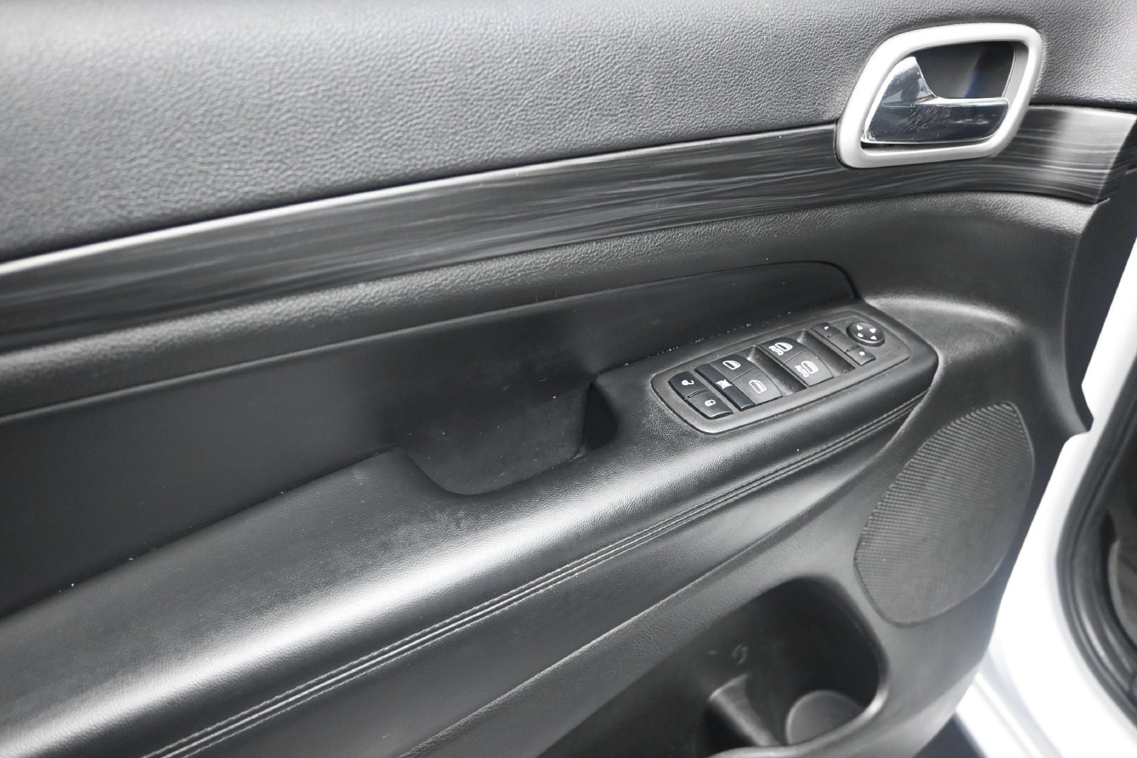 Used 2022 Jeep Grand Cherokee Laredo X RWD image 11