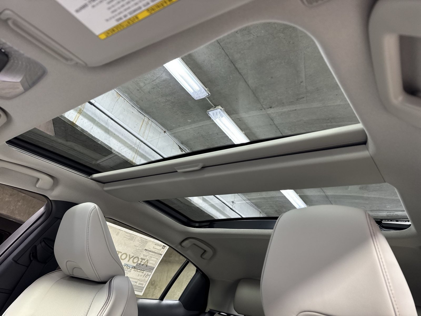 New 2027 Toyota Prius XLE FWD image 32