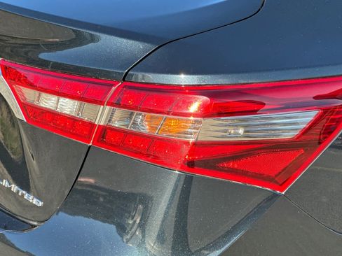 Used 2017 Toyota Avalon Limited image 31