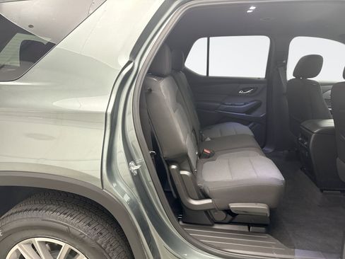Used 2023 Chevrolet Traverse LT AWD/4WD image 18