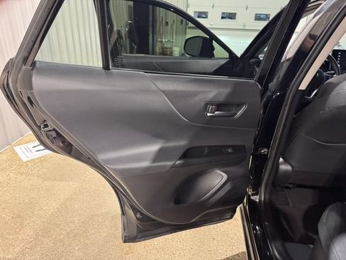 Used 2021 Toyota Venza LE w/ Carpet Mat Package (TMS) AWD/4WD image 19