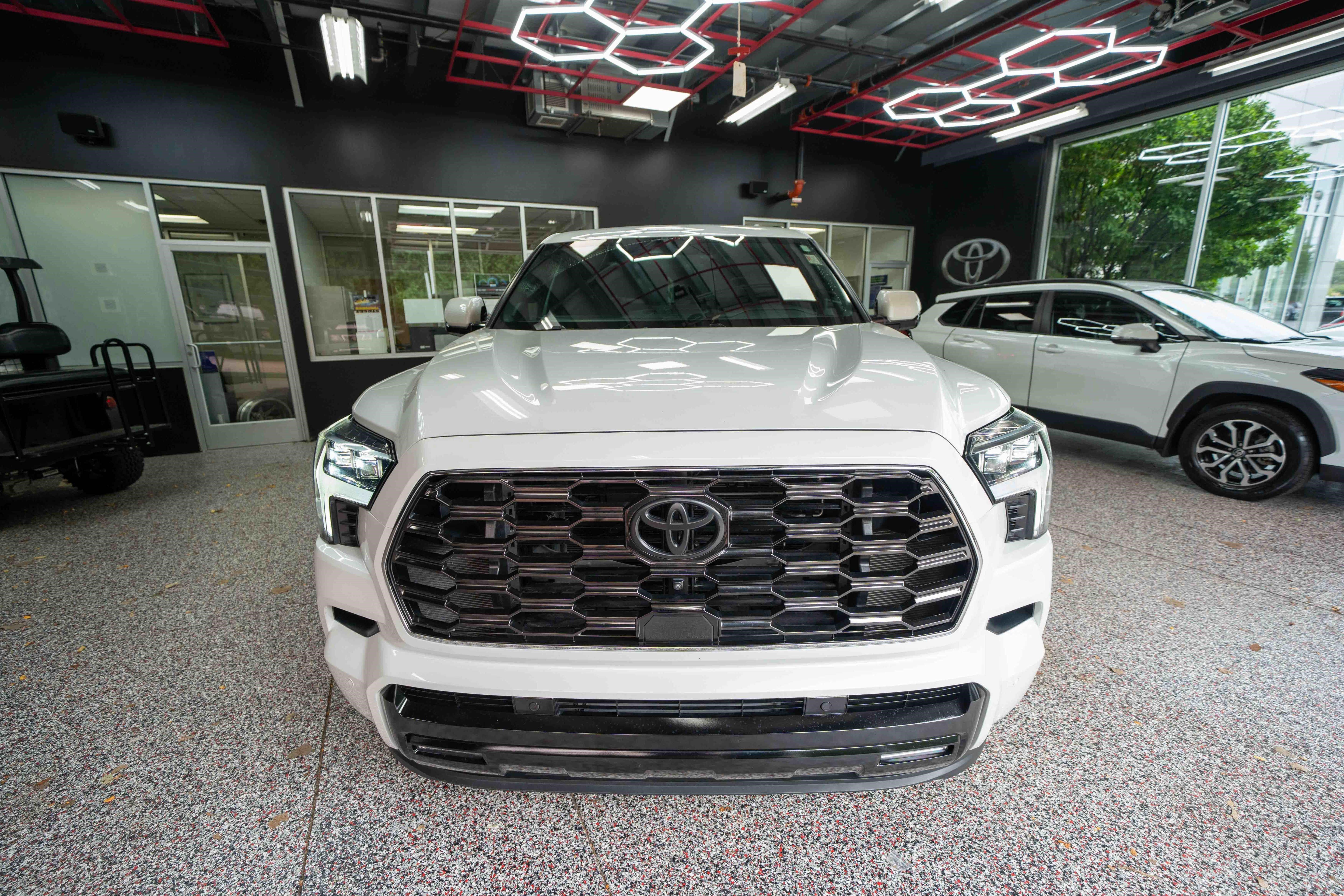 Used 2024 Toyota Sequoia Platinum AWD/4WD image 6
